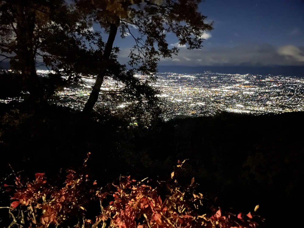 美鈴湖もりのキャンプ場の夜景