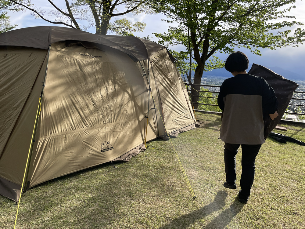 まつもと里山キャンプ場で初めて設営したコールマンのテント
